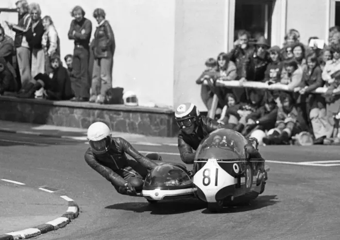 Framed Print : Dave Dickinson & Bill Mathews (BMW) 1975 Sidecar 500 TT Framed Print : Dave Dickinson & Bill Mathews (BMW) 1975 Sidecar 500 TT