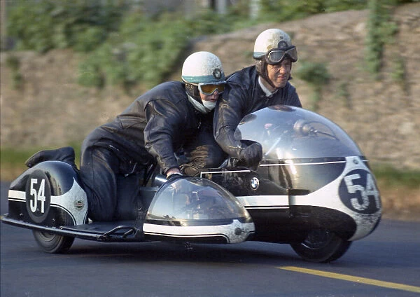 Dave Dickinson & Stan Cooper (BMW) 1971 500 Sidecar TT