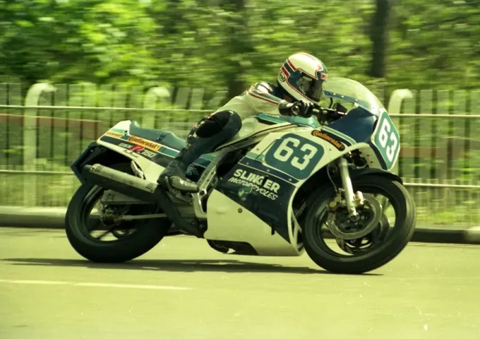 Framed Print : Dave Eaves (Suzuki) 1986 Production B TT Framed Print : Dave Eaves (Suzuki) 1986 Production B TT