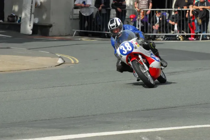 Framed Print : Dave Edwards (Yamaha) 2015 350 Classic TT Framed Print : Dave Edwards (Yamaha) 2015 350 Classic TT