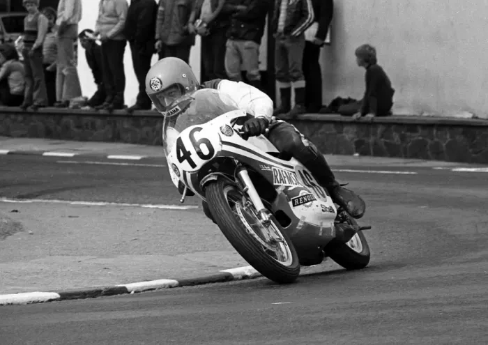 Framed Print : Dave Featherstone (Yamaha) 1975 Senior Manx Grand Prix Framed Print : Dave Featherstone (Yamaha) 1975 Senior Manx Grand Prix