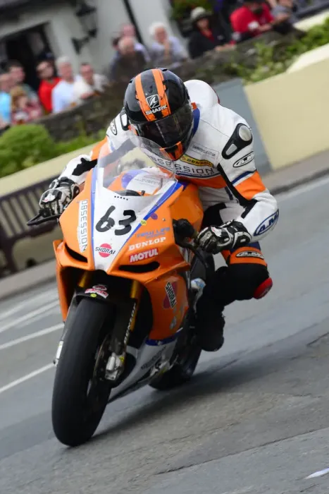 Framed Print : Dave Hewson (Aprilia) 2014 Senior TT Framed Print : Dave Hewson (Aprilia) 2014 Senior TT