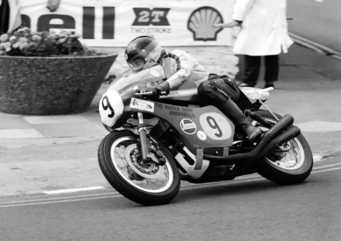 Framed Print : Dave Hickman (Crighton Honda) 1977 Senior Manx Grand Prix Framed Print : Dave Hickman (Crighton Honda) 1977 Senior Manx Grand Prix