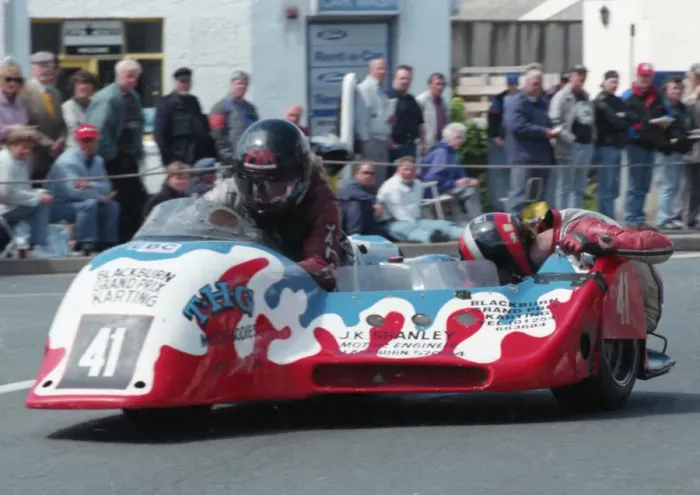 Framed Print : Dave Holden & Richard Jacques (Ireson Yamaha) 1995 Sidecar TT Framed Print : Dave Holden & Richard Jacques (Ireson Yamaha) 1995 Sidecar TT