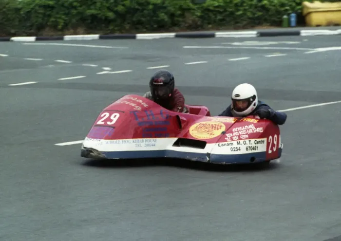 Framed Print : Dave Holden & Steve Burgess (Shelbourne Yamaha) 1994 Sidecar TT Framed Print : Dave Holden & Steve Burgess (Shelbourne Yamaha) 1994 Sidecar TT