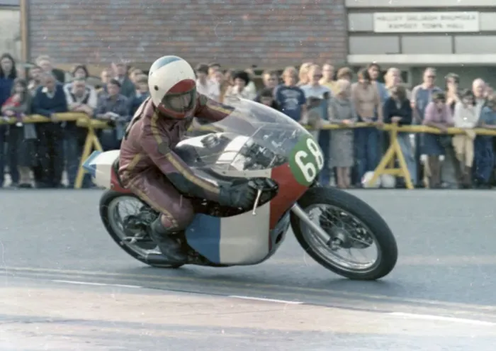 Framed Print : Dave Hughes (Maxton Yamaha) 1978 Junior TT Framed Print : Dave Hughes (Maxton Yamaha) 1978 Junior TT