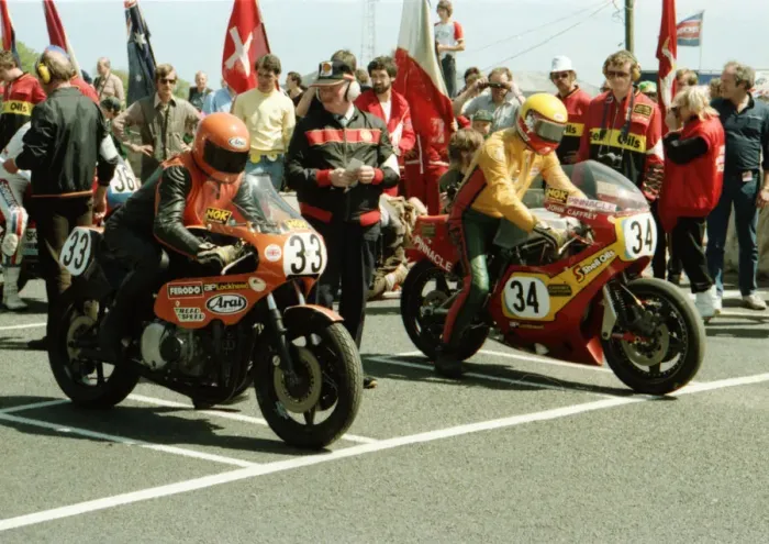 Framed Print : Dave Kerby (Kerby Kawasaki) and John Caffrey (Ducati) 1984 Formula One TT Framed Print : Dave Kerby (Kerby Kawasaki) and John Caffrey (Ducati) 1984 Formula One TT