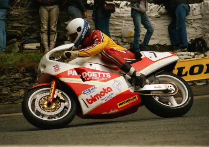 Framed Print : Dave Leach (Bimota Yamaha) 1988 Formula One TT Framed Print : Dave Leach (Bimota Yamaha) 1988 Formula One TT