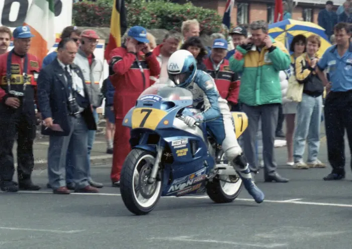 Framed Print : Dave Leach (Yamaha) 1989 Senior TT Framed Print : Dave Leach (Yamaha) 1989 Senior TT