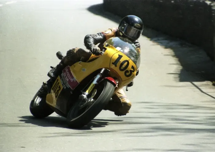 Framed Print : Dave Madsen-Mygdal (Suzuki) 1985 Senior TT