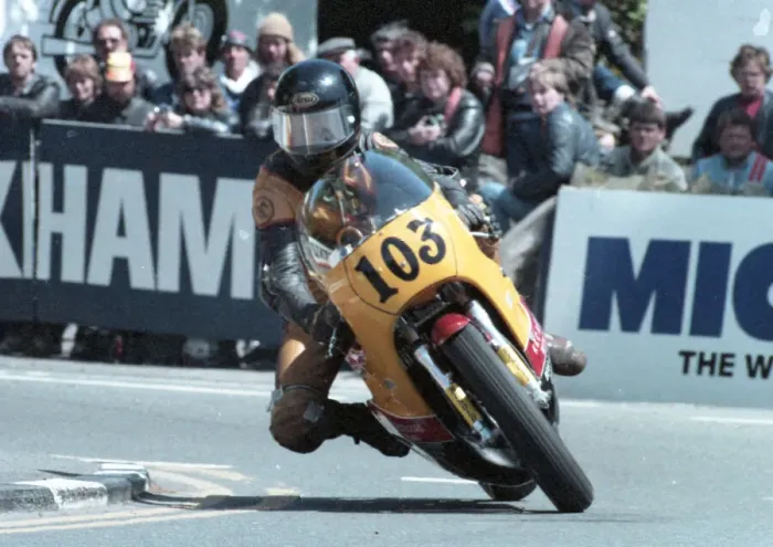 Framed Print : Dave Madsen-Mygdal (Suzuki) 1985 Senior TT