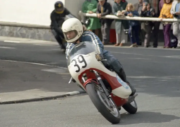 Framed Print : Dave Massan (Yamaha) 1974 Junior Manx Grand Prix Framed Print : Dave Massan (Yamaha) 1974 Junior Manx Grand Prix