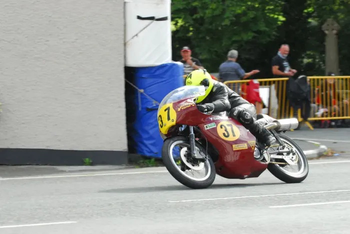 Framed Print : Dave Matravers (G50 Seeley) 2015 Senior Classic TT Framed Print : Dave Matravers (G50 Seeley) 2015 Senior Classic TT