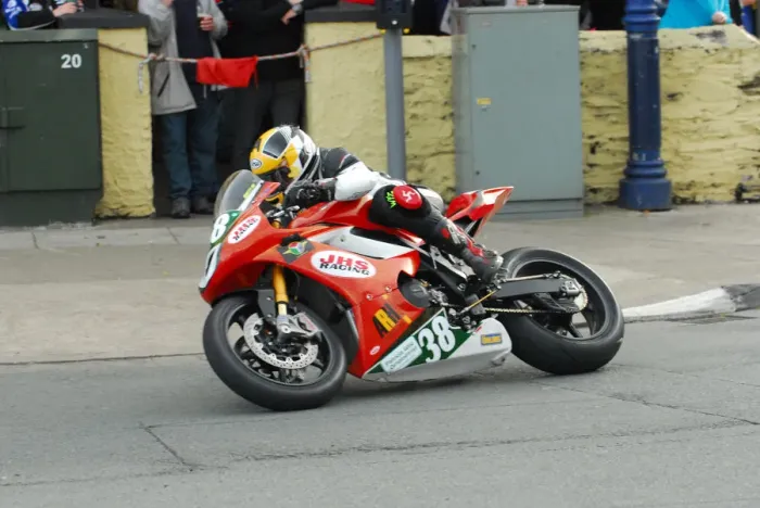 Framed Print : Dave Moffitt (Suzuki) 2012 Lightweight TT Framed Print : Dave Moffitt (Suzuki) 2012 Lightweight TT