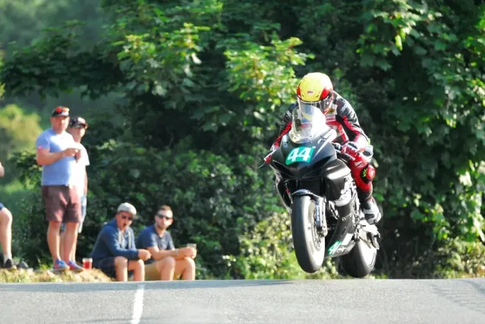 Framed Print : Dave Moffitt (Suzuki) 2016 Lightweight TT Framed Print : Dave Moffitt (Suzuki) 2016 Lightweight TT