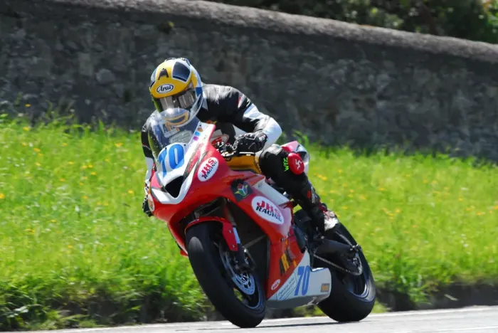 Framed Print : Dave Moffitt (Triumph) TT 2012 Supersport TT