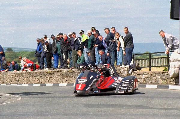 Dave Molyneux & Craig Hallam (DMR Honda) 2003 Southern 100
