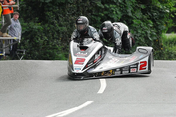 Dave Molyneux & Dan Sayle (Yamaha DMR) 2018 Sidecar TT