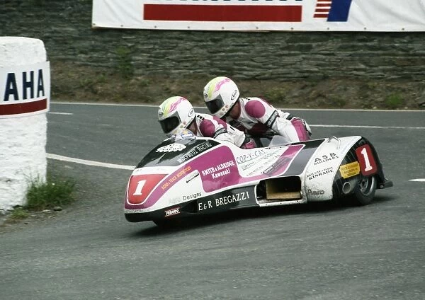 Dave Molyneux & Karl Ellison (Kawasaki) 1992 Sidecar TT