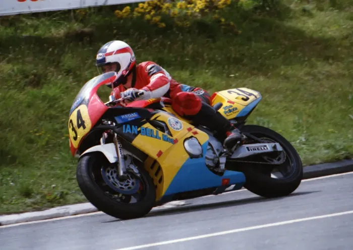Framed Print : Dave Montgomery (Yamaha) 1994 Supersport 600 TT Framed Print : Dave Montgomery (Yamaha) 1994 Supersport 600 TT