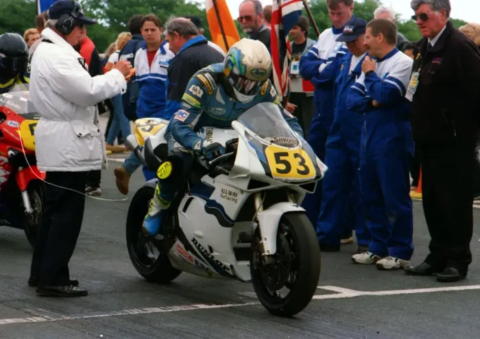 Framed Print : Dave Morris (Chrysalis) 1999 Senior TT Framed Print : Dave Morris (Chrysalis) 1999 Senior TT