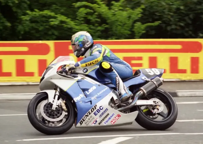 Framed Print : Dave Morris (Chrysalis BMW) at Quarter Bridge; 1998 Singles TT Framed Print : Dave Morris (Chrysalis BMW) at Quarter Bridge; 1998 Singles TT