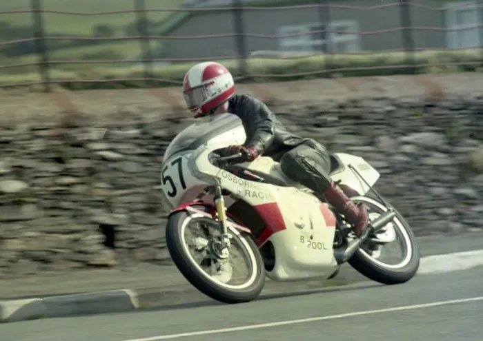 Framed Print : Dave Parry (Yamaha) 1982 Senior Manx Grand Prix