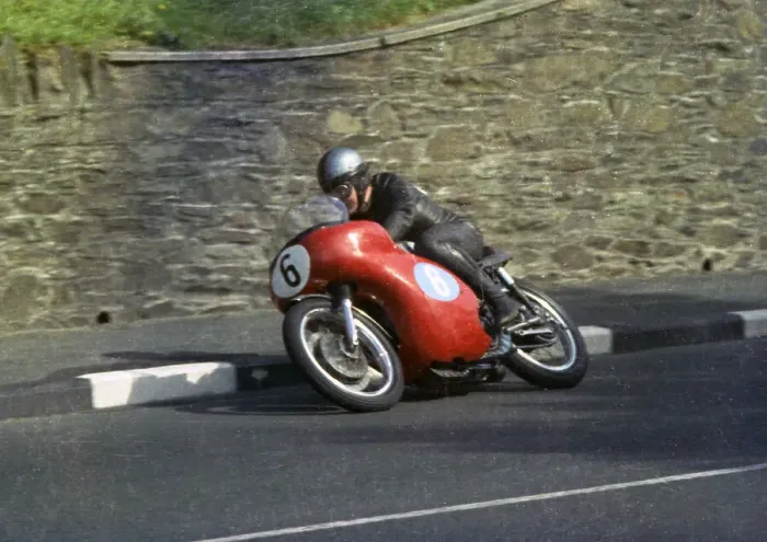 Framed Print : Dave Pearce Petty Norton 1970 Junior Manx Grand Prix Framed Print : Dave Pearce Petty Norton 1970 Junior Manx Grand Prix
