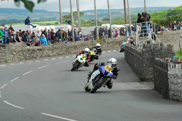 Framed Print : Dave Quine (Yamaha) 2016 Southern 100 Framed Print : Dave Quine (Yamaha) 2016 Southern 100