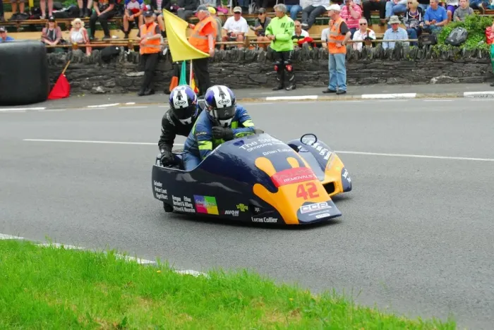 Framed Print : Dave Quirk & Robert Lunt (Ireson Suzuki) 2016 Sidecar A TT Framed Print : Dave Quirk & Robert Lunt (Ireson Suzuki) 2016 Sidecar A TT