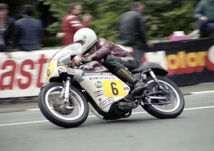 Framed Print : Dave Roper at Quarter Bridge: 1984 500 Classic Historic TT Framed Print : Dave Roper at Quarter Bridge: 1984 500 Classic Historic TT