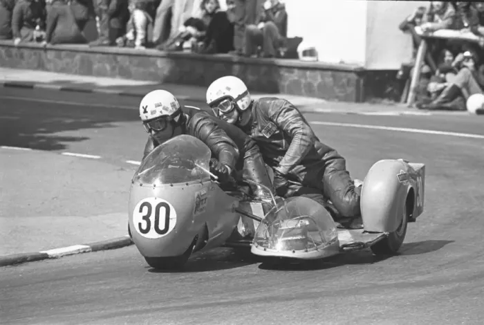 Framed Print : Dave Saville & Andrew Lord (Triumph) 1975 500cc Sidecar TT Framed Print : Dave Saville & Andrew Lord (Triumph) 1975 500cc Sidecar TT