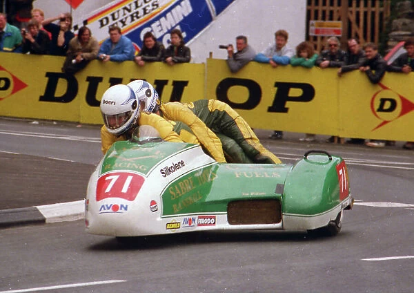 Dave Saville & Dave Hall (Sabre) 1988 Sidecar TT