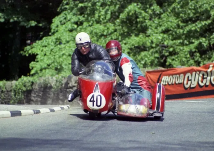 Framed Print : Dave Saville & Hugh Sanderson (Norton) 1974 500 Sidecar TT