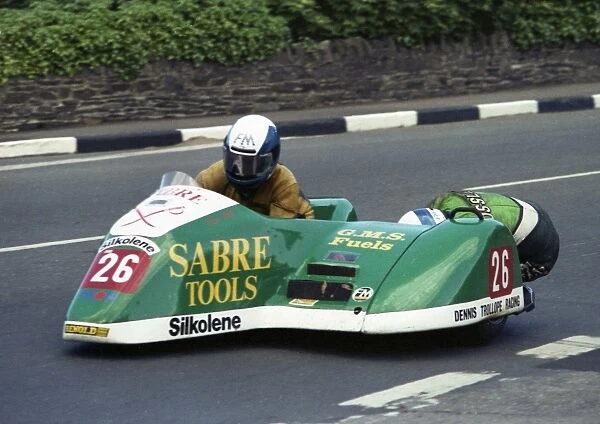 Dave Saville & Richard Crossley (Sabre) 1989 Sidecar TT
