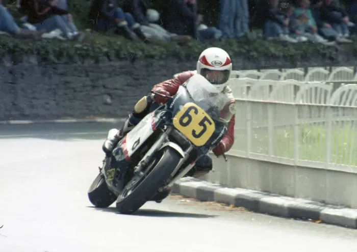 Framed Print : Dave Sharratt (Suzuki) 1989 Senior TT Framed Print : Dave Sharratt (Suzuki) 1989 Senior TT