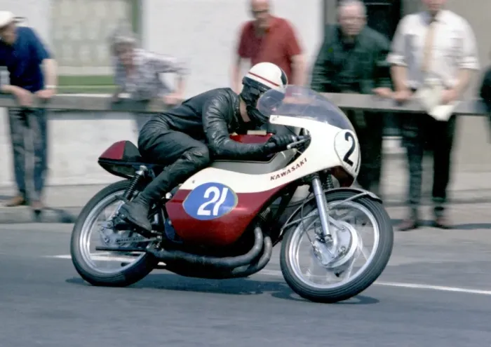 Framed Print : Dave Simmonds (Kawasaki) 1967 Junior TT Framed Print : Dave Simmonds (Kawasaki) 1967 Junior TT