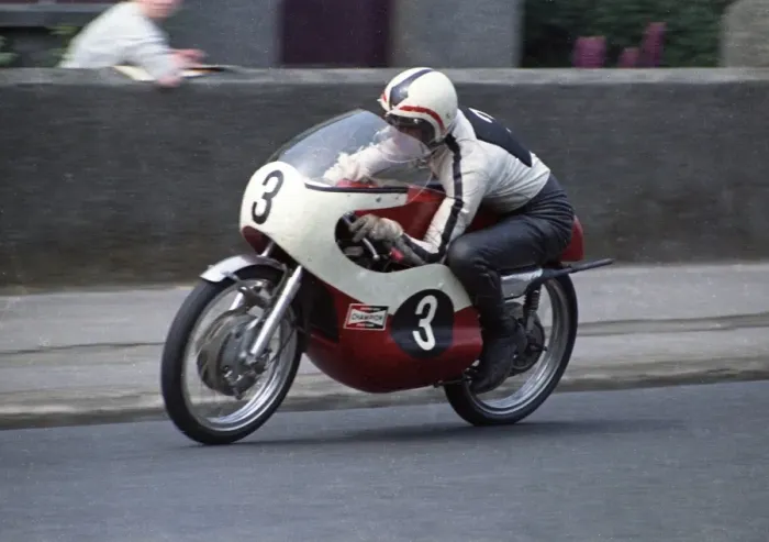 Framed Print : Dave Simmonds (Kawasaki) 1970 Ultra Lightweight TT Framed Print : Dave Simmonds (Kawasaki) 1970 Ultra Lightweight TT