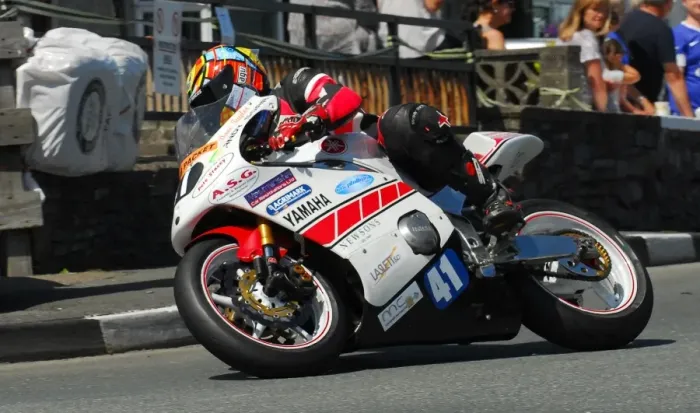 Framed Print : Dave Taylor (Yamaha) 2016 Southern 100