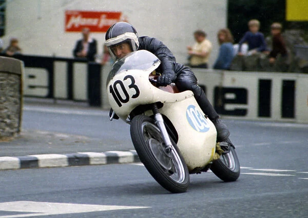 Dave Turner (Norton) 1972 Junior Manx Grand Prix