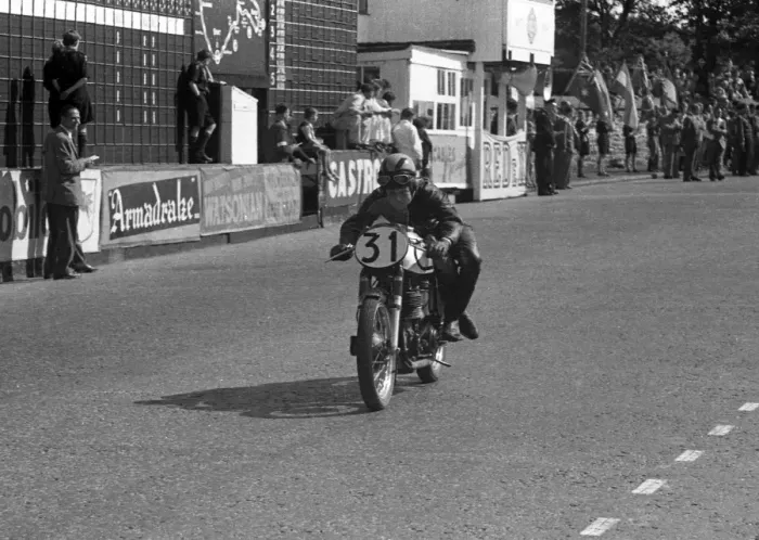 Framed Print : Dave Tutty (Norton) 1954 Junior TT Framed Print : Dave Tutty (Norton) 1954 Junior TT