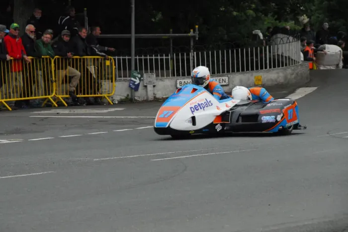 Framed Print : Dave Wallis & Scott Hardie (Suzuki LCR) 2017 Sidecar TT Framed Print : Dave Wallis & Scott Hardie (Suzuki LCR) 2017 Sidecar TT