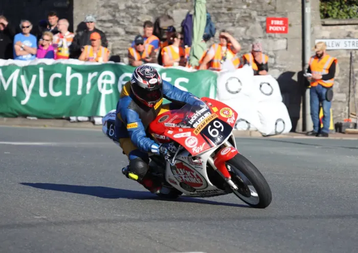 Framed Print : Dave Woolams (Suzuki) 2018 Southern 100 Framed Print : Dave Woolams (Suzuki) 2018 Southern 100
