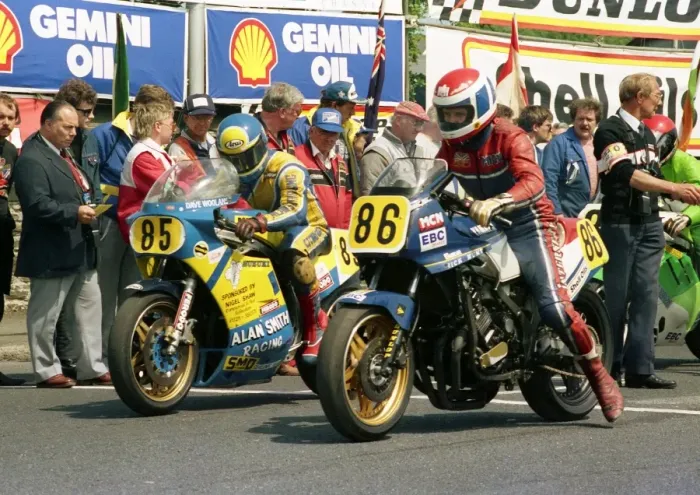 Framed Print : Dave Woolams (Suzuki) and Mick Hunt (Yamaha) 1988 Senior TT Framed Print : Dave Woolams (Suzuki) and Mick Hunt (Yamaha) 1988 Senior TT