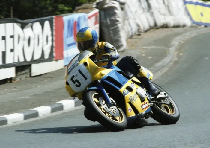 Framed Print : Dave Woolams (Yamaha) 1991 Senior TT