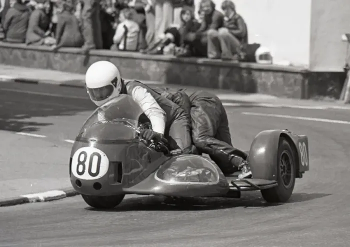 Framed Print : David Calvert & David Colling (Norton) 1975 500 Sidecar TT Framed Print : David Calvert & David Colling (Norton) 1975 500 Sidecar TT