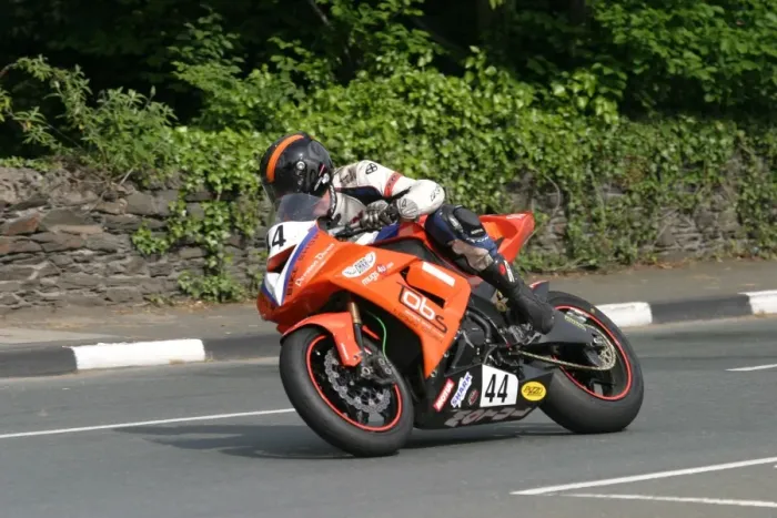 Framed Print : David Hewson (Kawasaki) 2010 Superbike TT Framed Print : David Hewson (Kawasaki) 2010 Superbike TT
