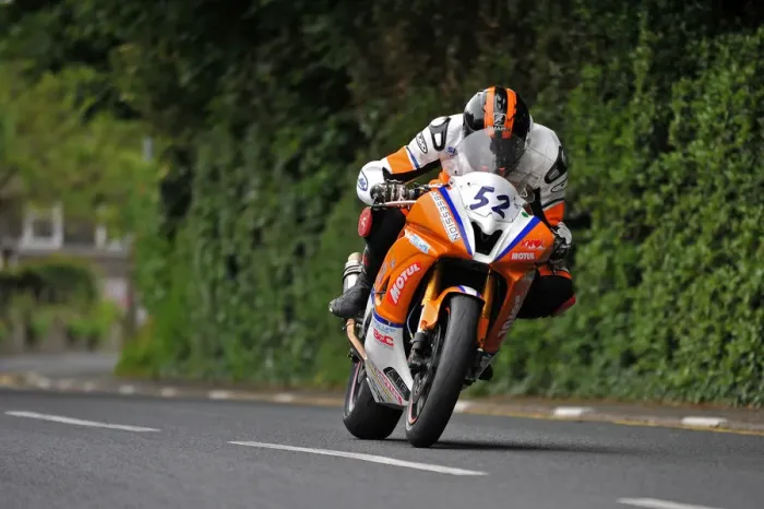 Framed Print : David Hewson (Yamaha) 2014 Supersport TT Framed Print : David Hewson (Yamaha) 2014 Supersport TT