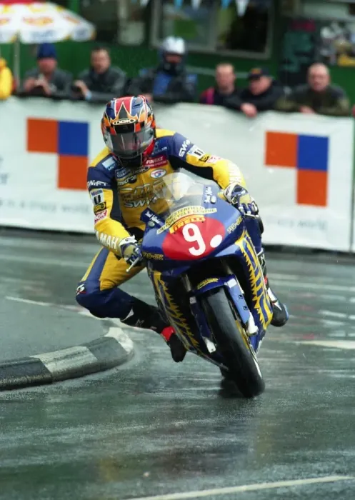 Framed Print : David Jefferies at Quarter Bridge, 2000 Production TT Framed Print : David Jefferies at Quarter Bridge, 2000 Production TT