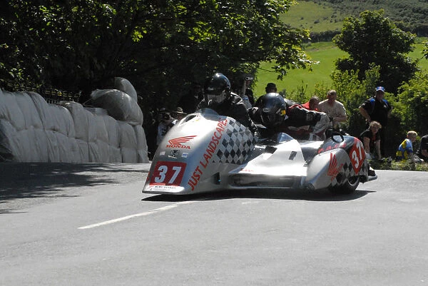 David Kimberley & Paul Lowther (Ireson Honda) 2009 Sidecar TT